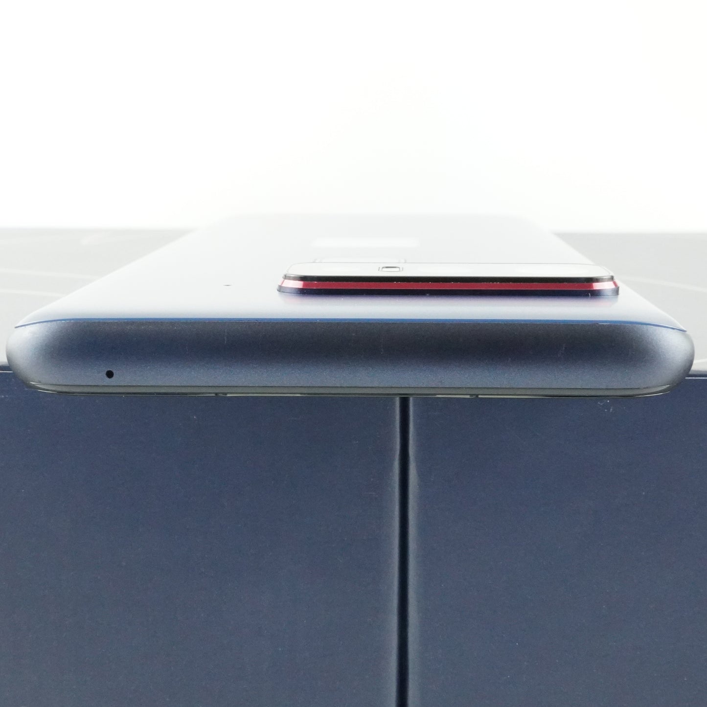 C+ランク ASUS Snapdragon Insiders EXP21 16/512GB navy ZS675KW グローバル版【90日保証】技適あり