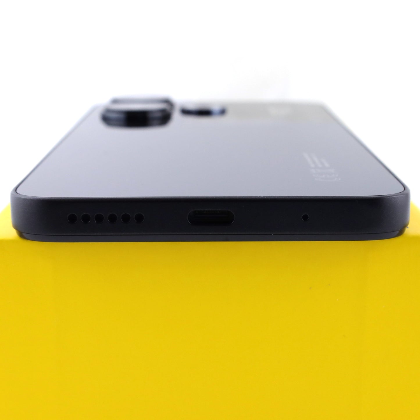 Aランク POCO M6 8/256GB Black 2404APC5FGグローバル版【90日保証】