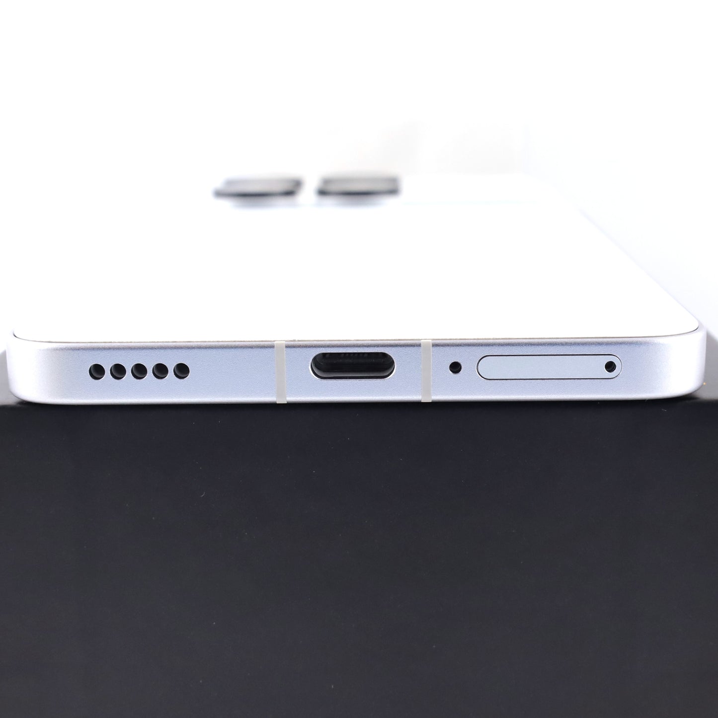 A-ランク POCO F6 Pro 16/1024GB White 23113RKC6G グローバル版【90日保証】