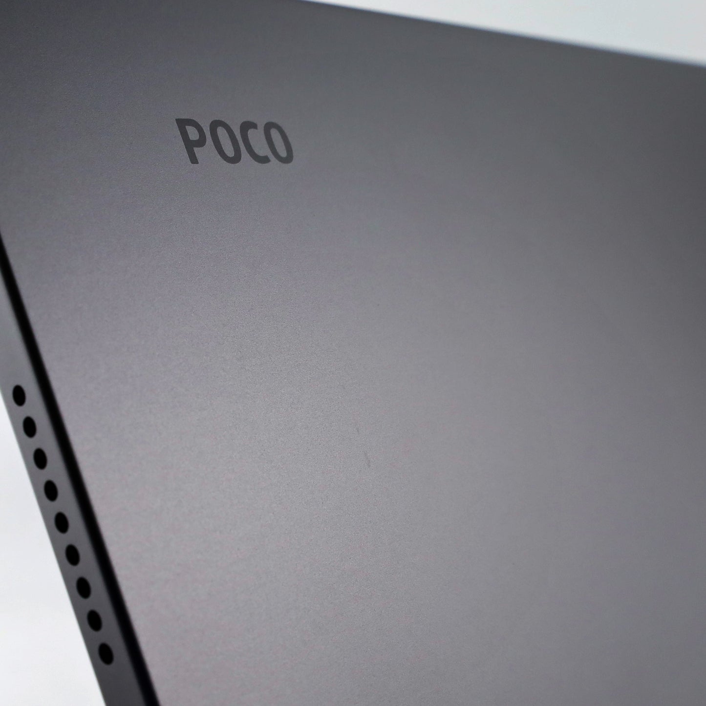 B++ランク POCO Pad 8/256GB Gray 2405CPCFBG グローバル版【90日保証】