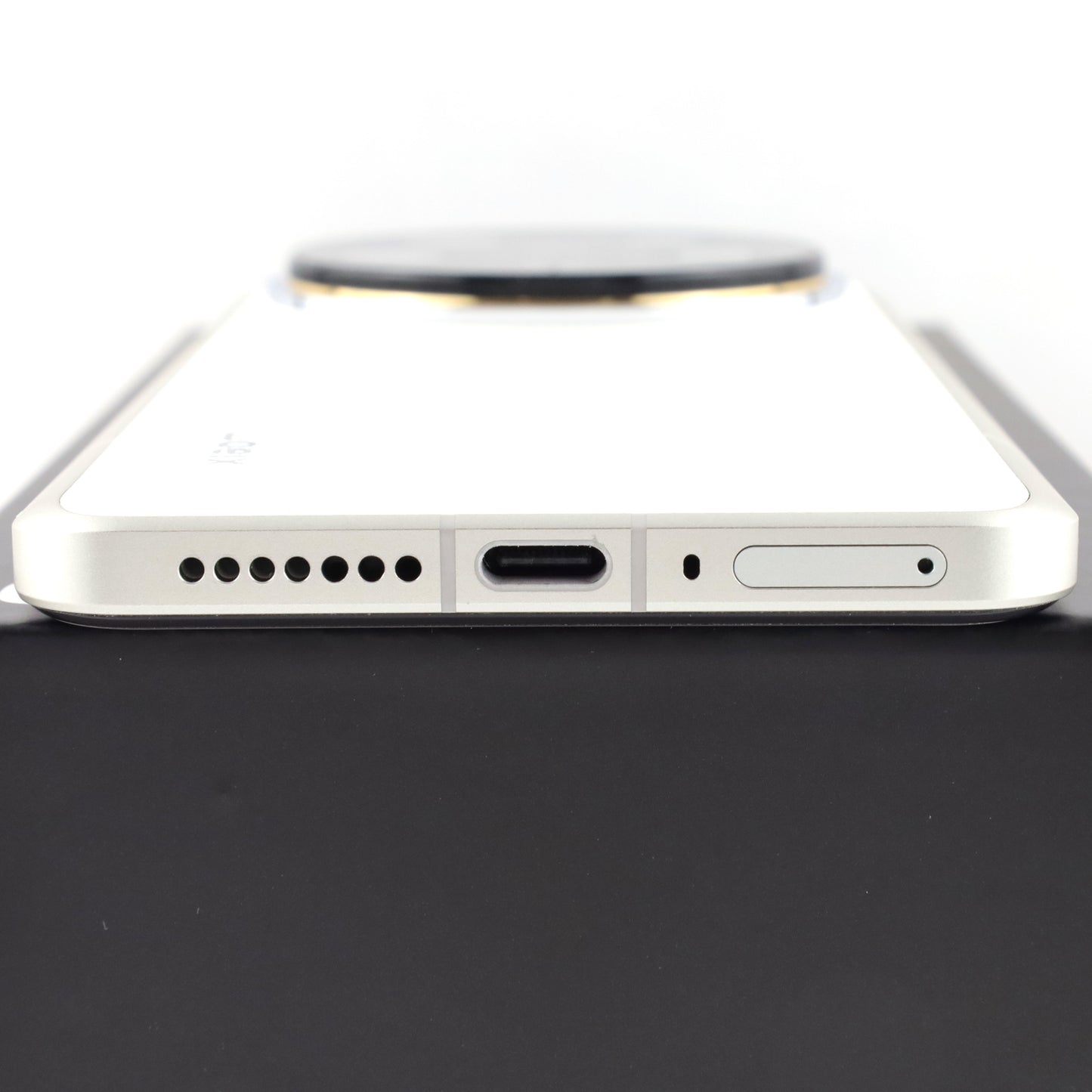 A-ランク Xiaomi 14 Ultra 16/512GB White 24030PN60G グローバル版【90日保証】