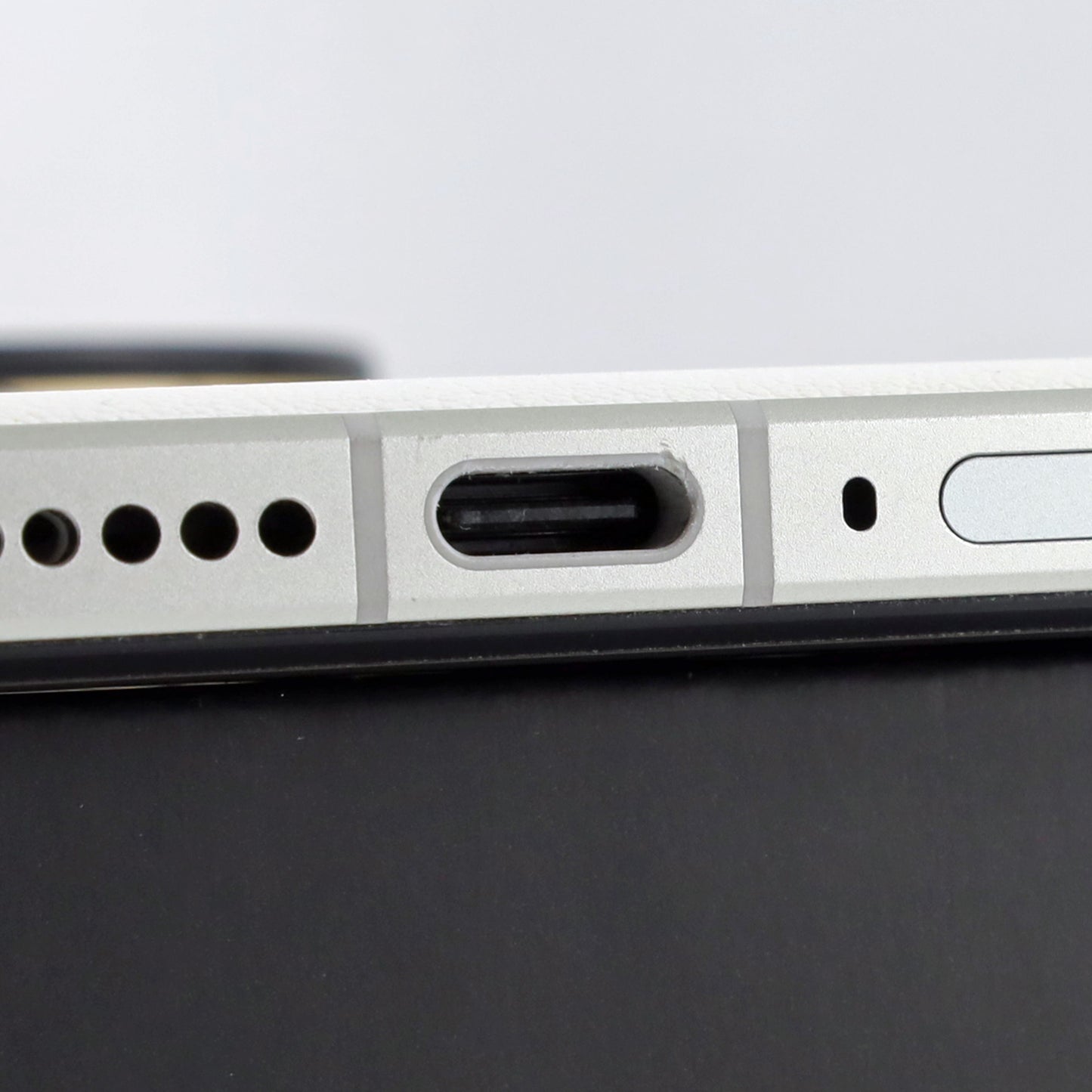 A-ランク Xiaomi 14 Ultra 16/512GB White 24030PN60G グローバル版【90日保証】