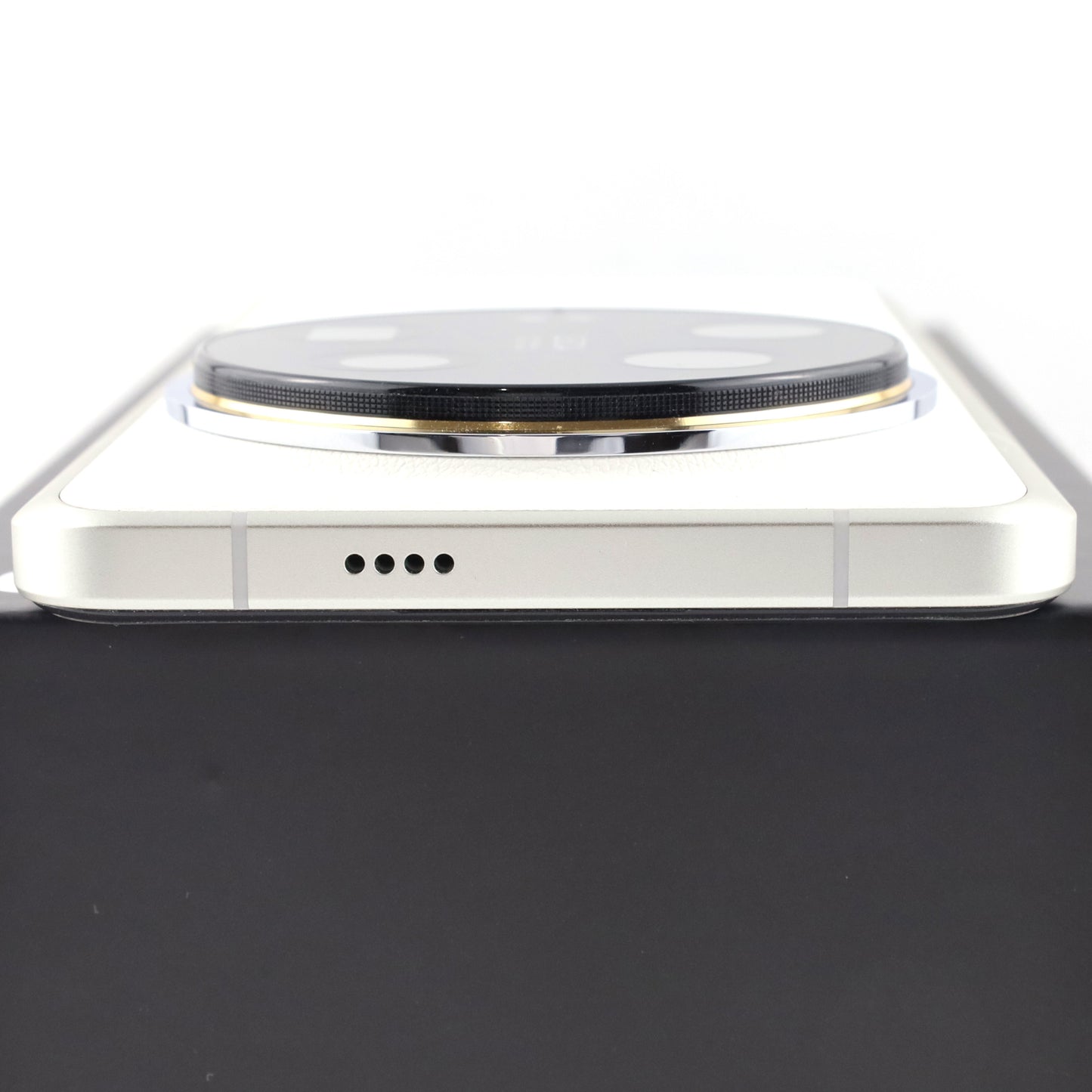 A-ランク Xiaomi 14 Ultra 16/512GB White 24030PN60G グローバル版【90日保証】