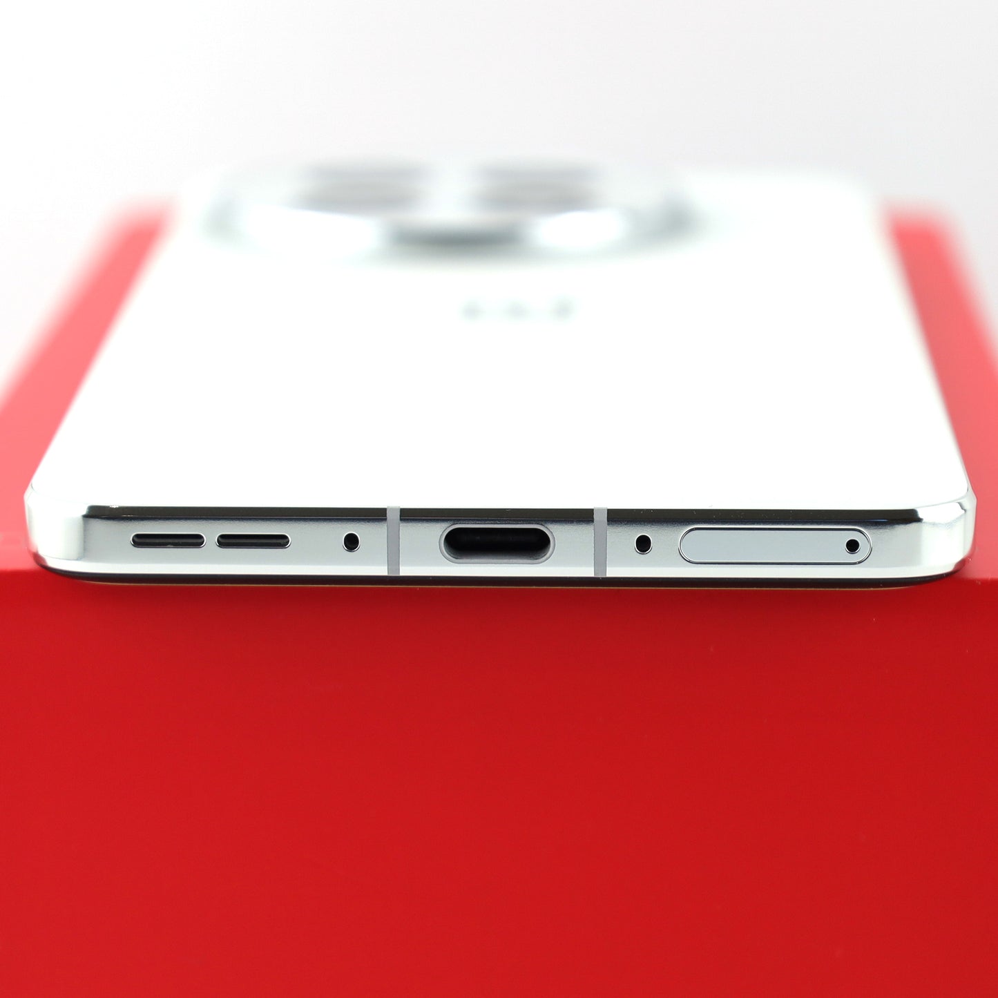 B+ランク OnePlus13 12/256GB White PZJ110 中国版【90日保証】