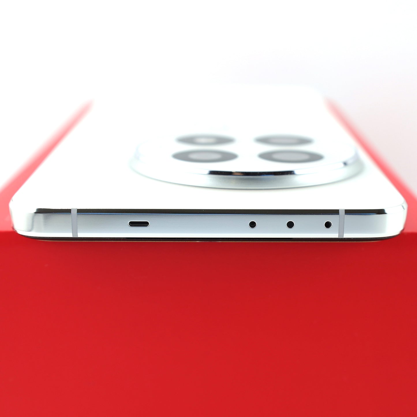 B+ランク OnePlus13 12/256GB White PZJ110 中国版【90日保証】