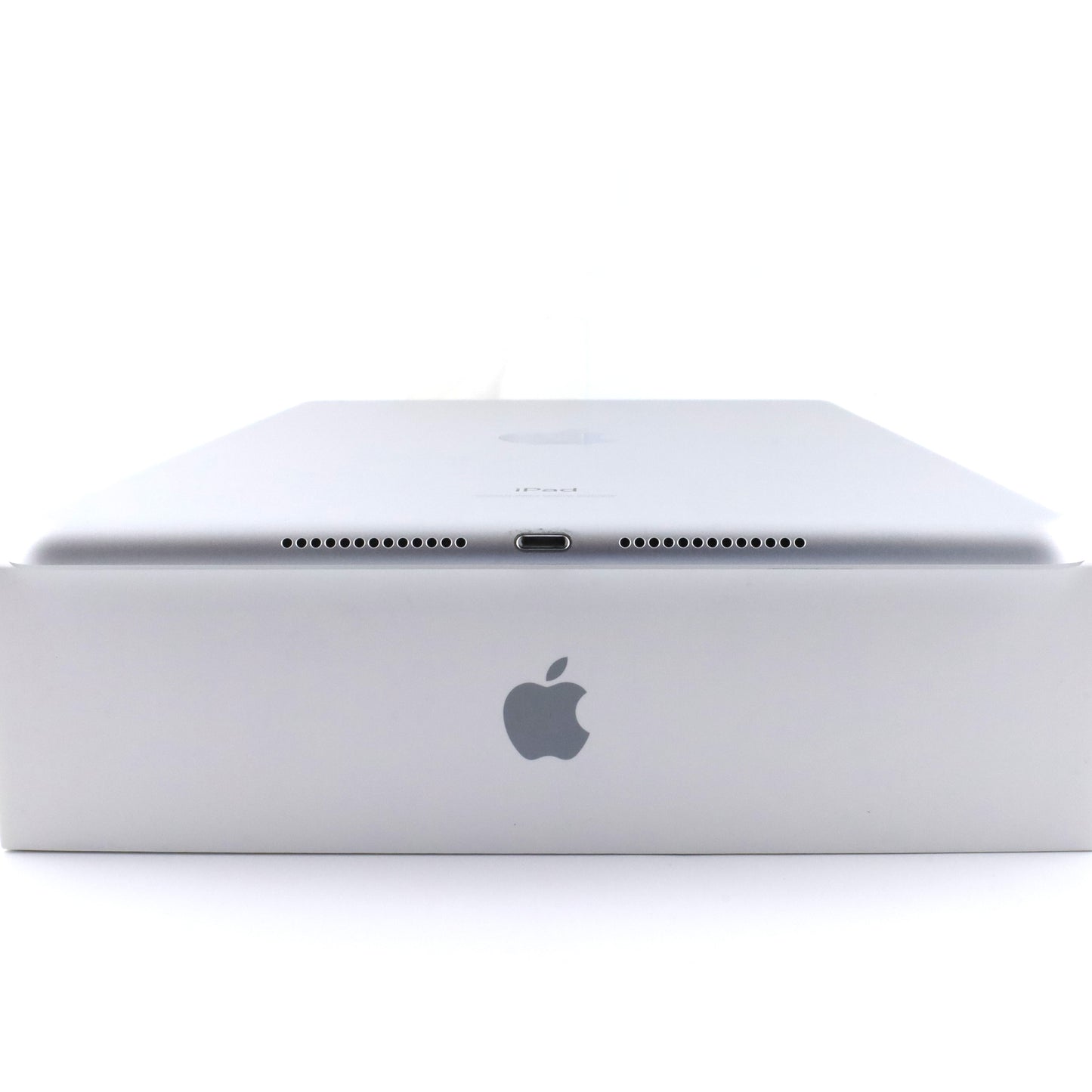 Cランク Apple iPad(第7世代 2019)Wi-Fi 128GB Silver A2197 FW782J/A 国内版【30日保証】