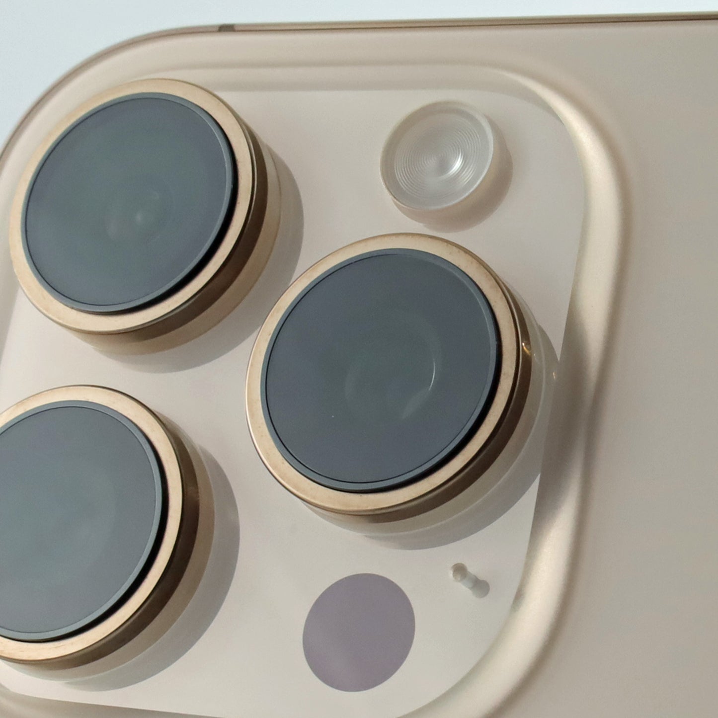 A-ランク iPhone 16 Pro Max 256GB DesertTitanium A3084 MYW53LL/A アメリカ版【90日保証】