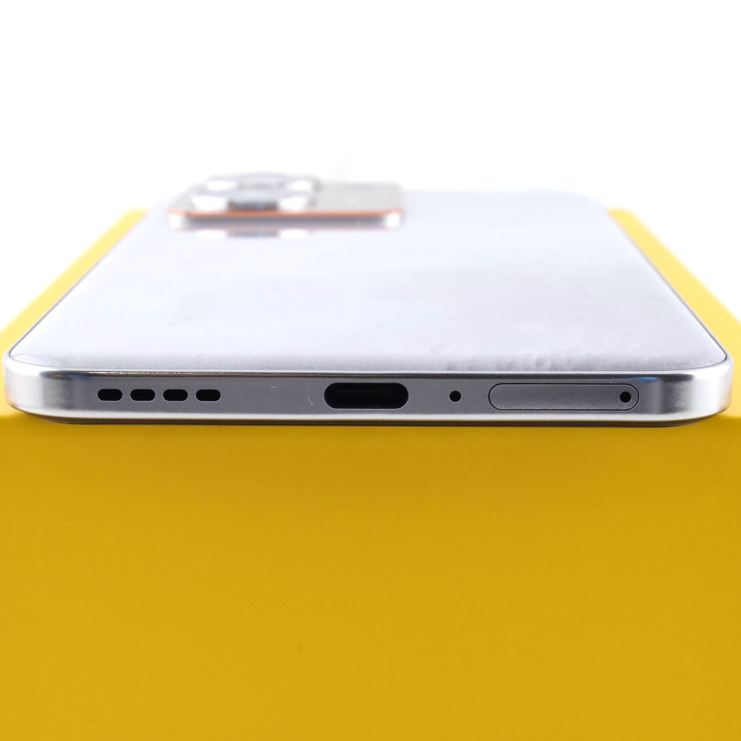 A-ランク realme P3 Ultra 12/256GB White RMX5031 グローバル版【90日保証】