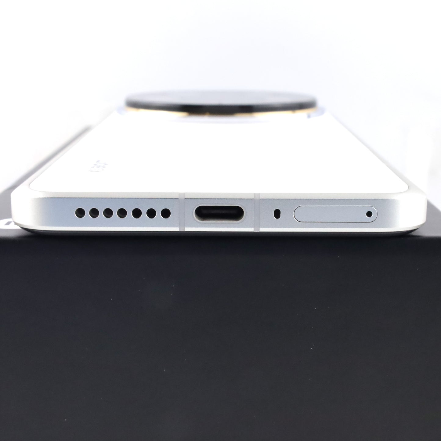 B+ランク Xiaomi 14 Ultra 16/512GB White 24030PN60G グローバル版【90日保証】
