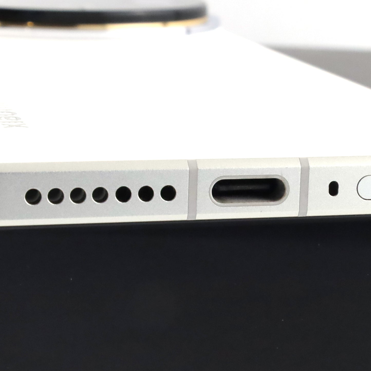 B+ランク Xiaomi 14 Ultra 16/512GB White 24030PN60G グローバル版【90日保証】