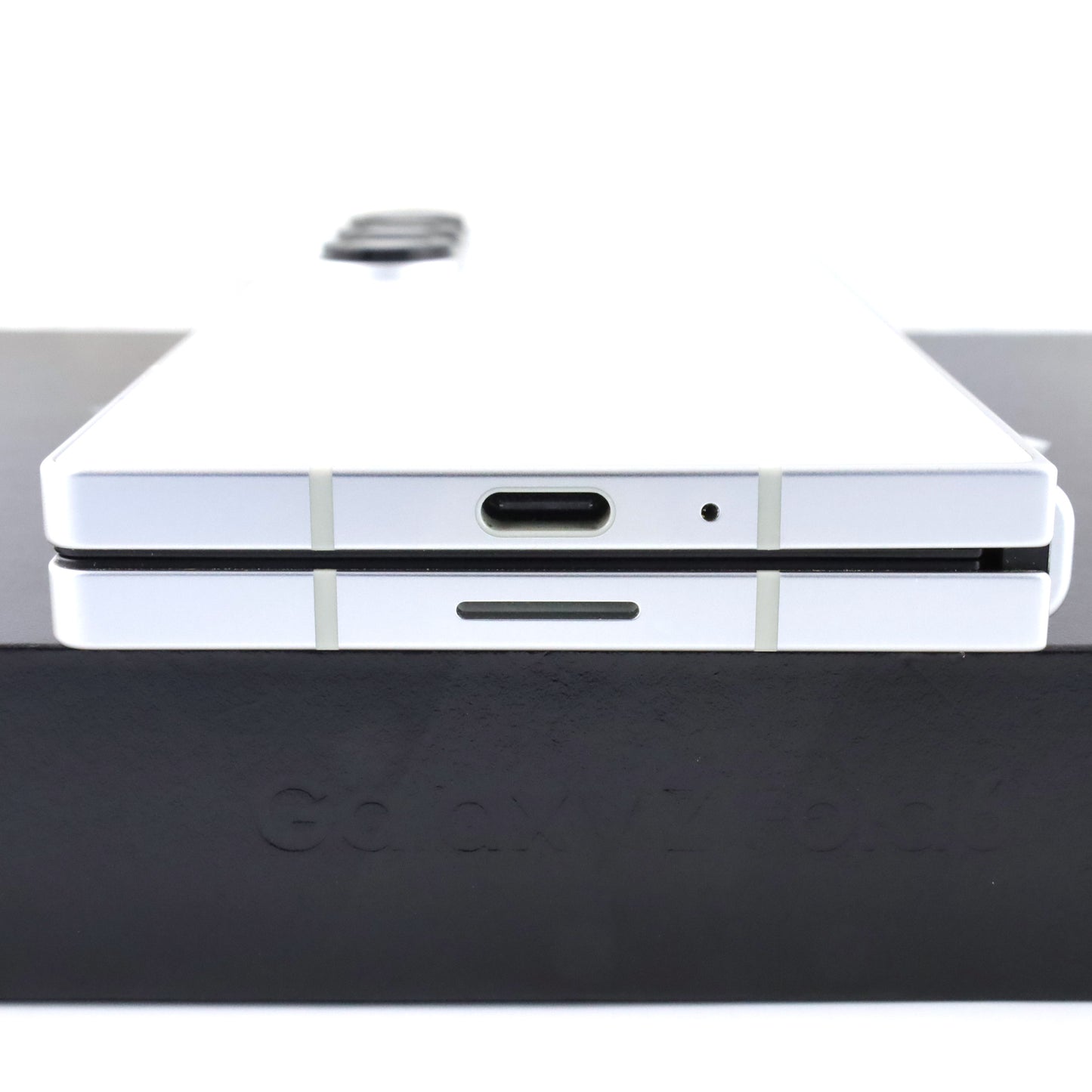 C+ランク Galaxy Z Fold6 12/256GB White SM-F956Q 国内版【30日保証】