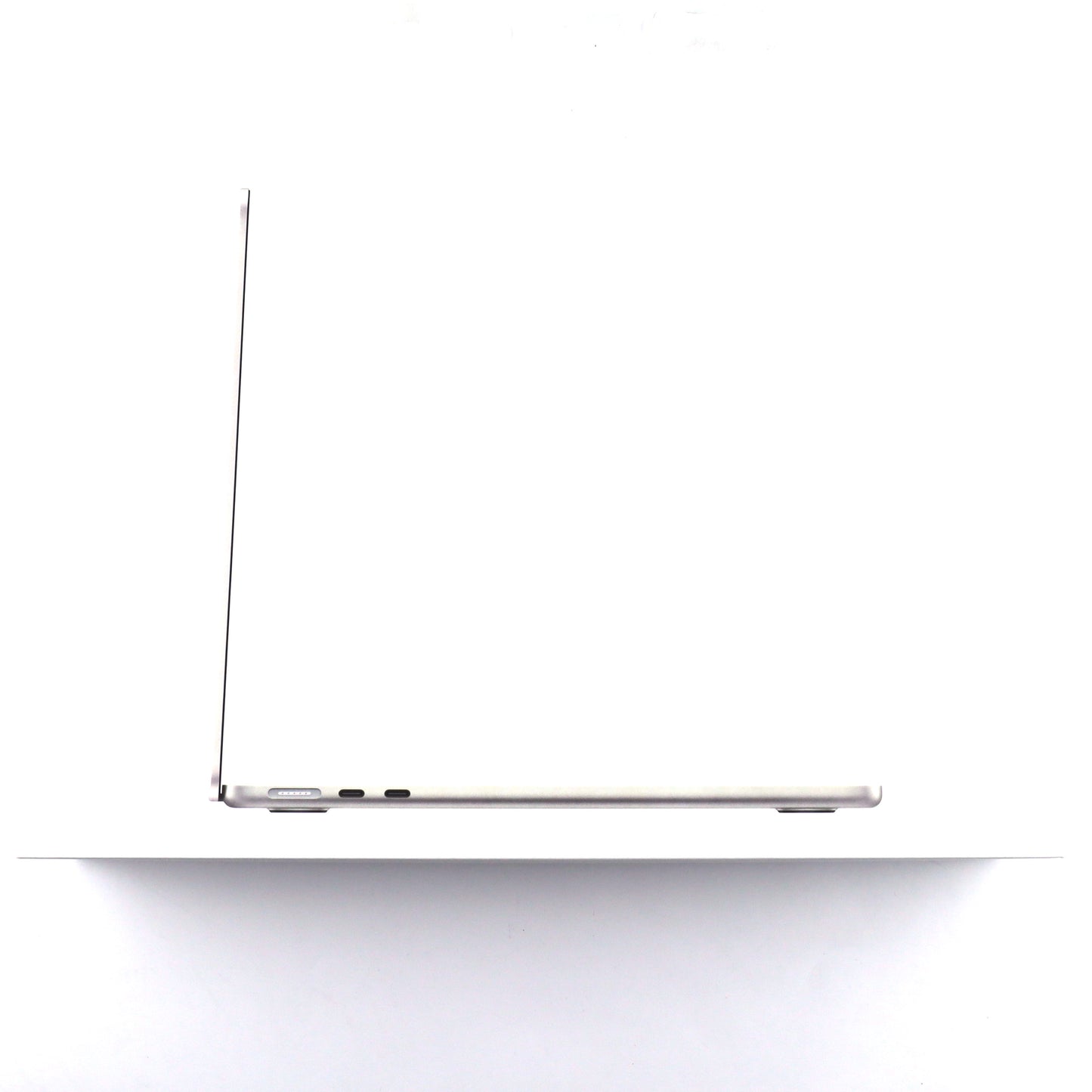 A-ランク MacBook Air 13.6インチ 8/512GB スターライト MLY23J/A A2681 国内版【90日保証】