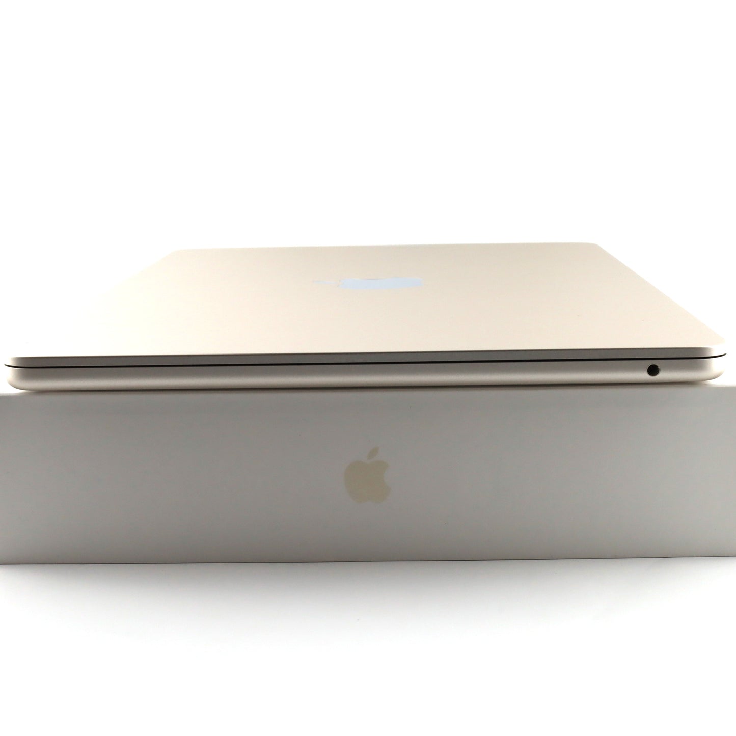 A-ランク MacBook Air 13.6インチ 8/512GB スターライト MLY23J/A A2681 国内版【90日保証】
