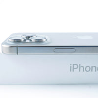 A-ランク iPhone 15 Pro Max 256GB naturalTitanium A3105 MU6R3J/A 国内版【90日保証】