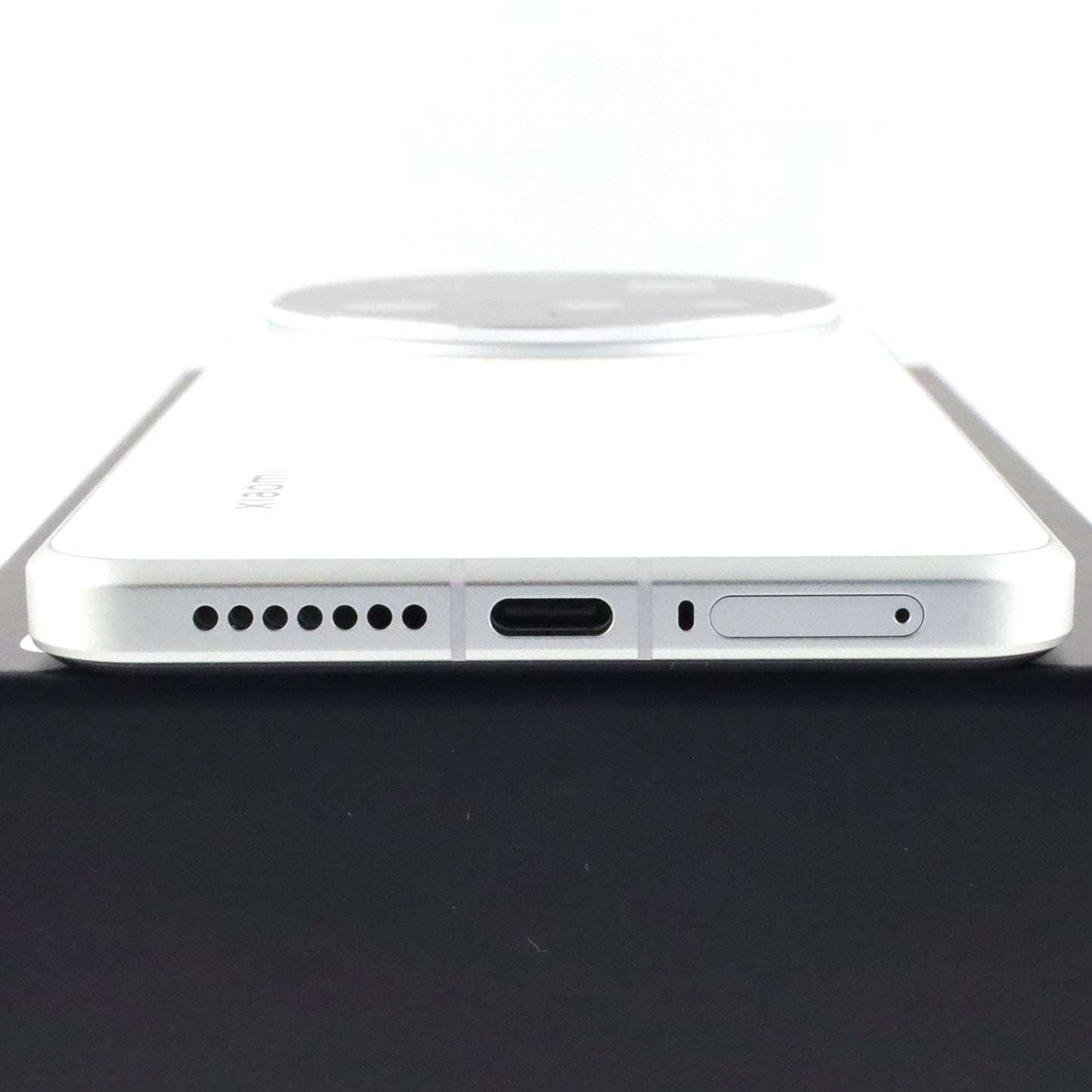 A-ランク Xiaomi 15 Ultra 16/512GB White 25010PN30G 国内版【90日保証】