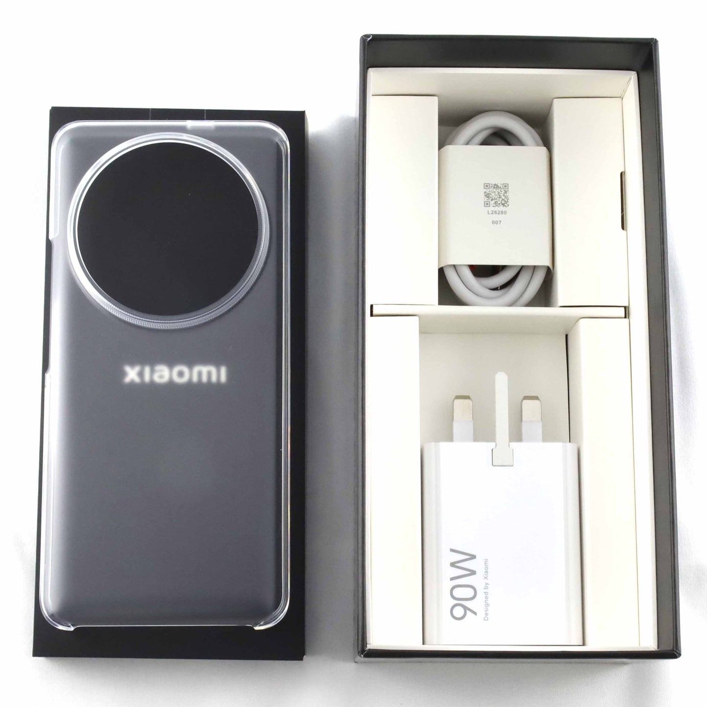 C++ランク Xiaomi 14 Ultra 16/512GB White 24030PN60G グローバル版【90日保証】