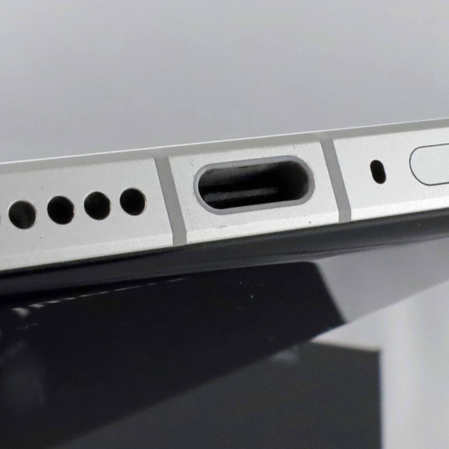 C++ランク Xiaomi 14 Ultra 16/512GB White 24030PN60G グローバル版【90日保証】