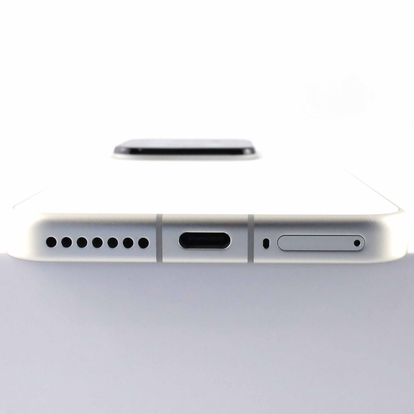 Cランク Xiaomi 15 12/256GB White 24129PN74G 国内版【90日保証】