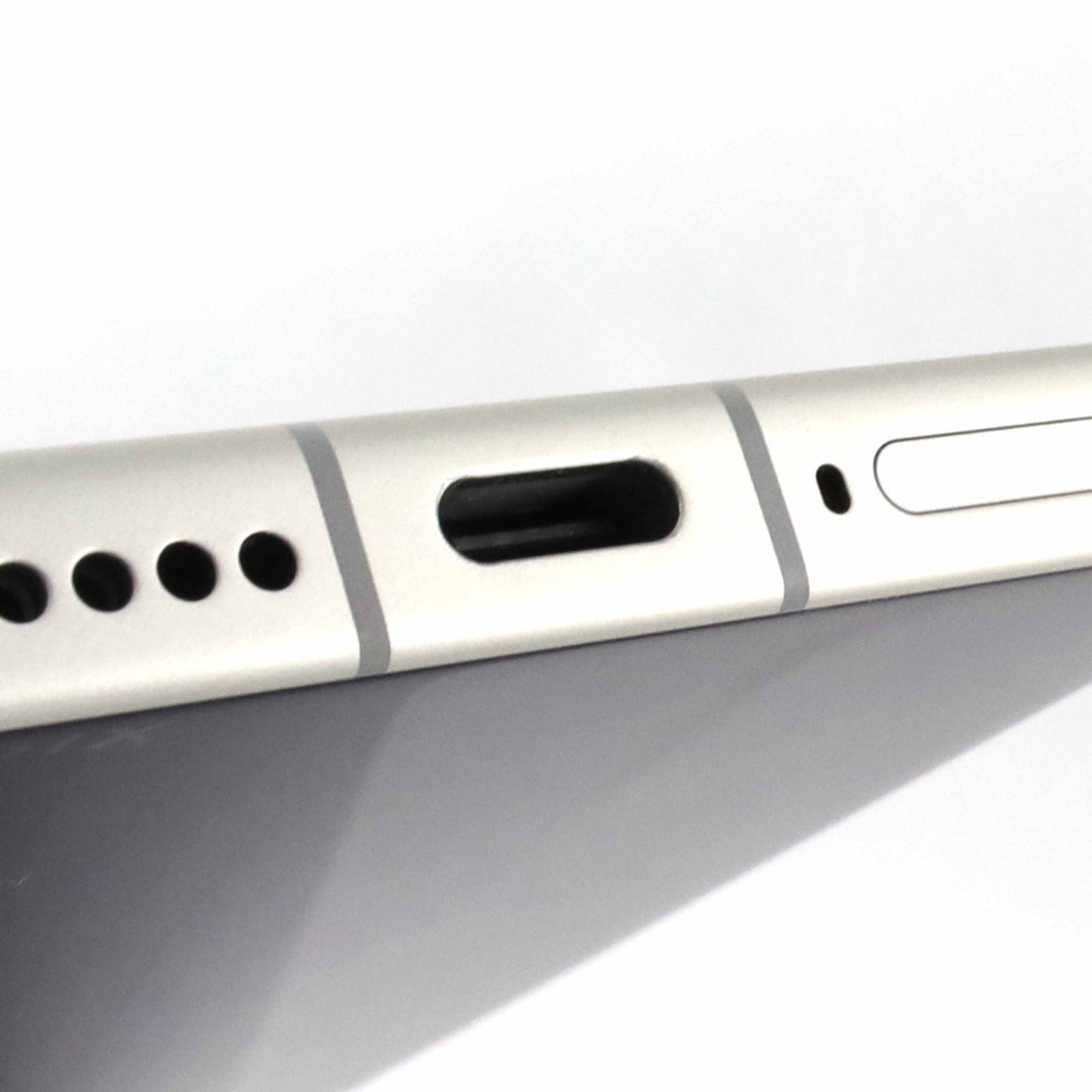 Cランク Xiaomi 15 12/256GB White 24129PN74G 国内版【90日保証】