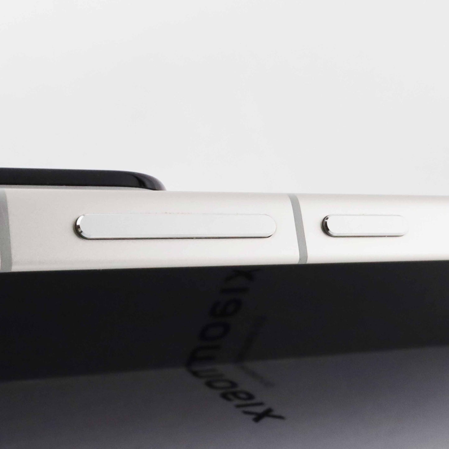 Cランク Xiaomi 15 12/256GB White 24129PN74G 国内版【90日保証】