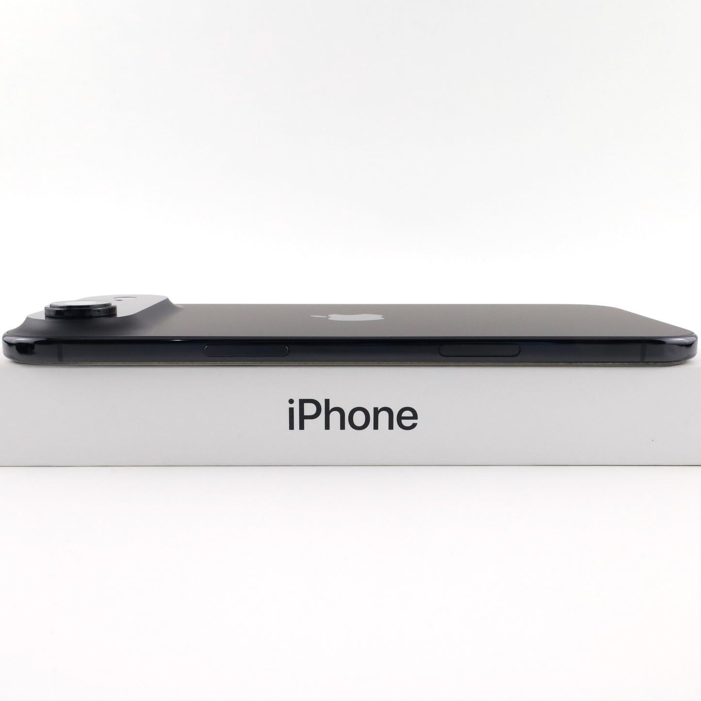 A-ランク iPhone Air 256GB SpaceBlack A3516 MG274J/A 国内版【90日保証】