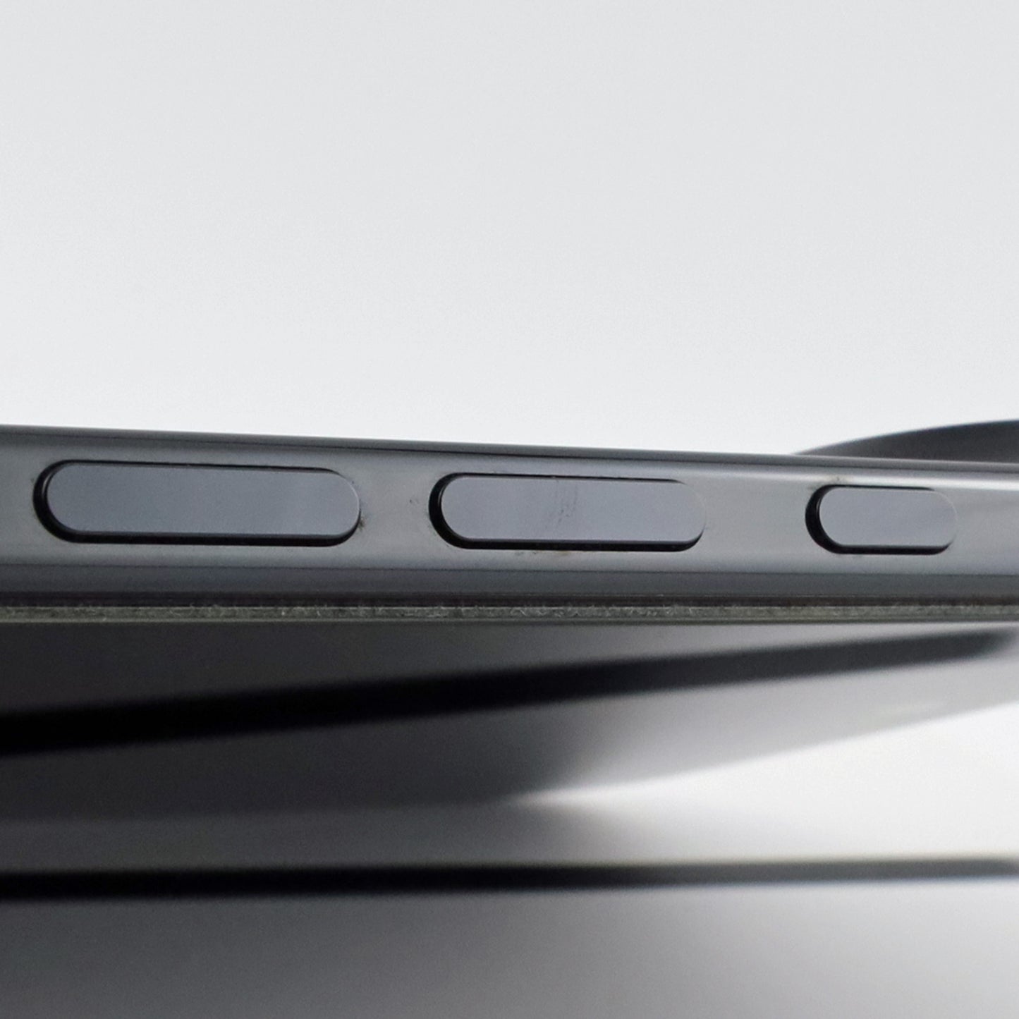 A-ランク iPhone Air 256GB SpaceBlack A3516 MG274J/A 国内版【90日保証】