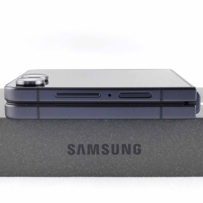 C+ランク Galaxy Z Flip7 12/512GB JetBlack SM-F7660 台湾版【90日保証】