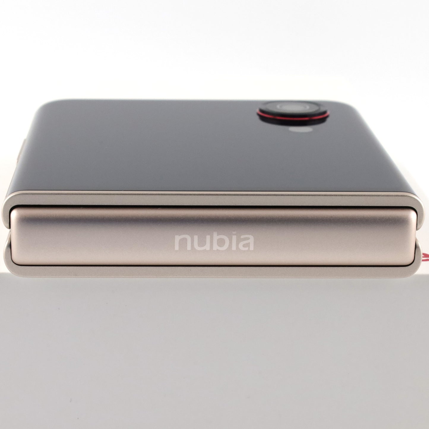 C-ランク nubia Flip 3 6/128GB ホワイト A505ZT ワイモバイル版【30日保証】