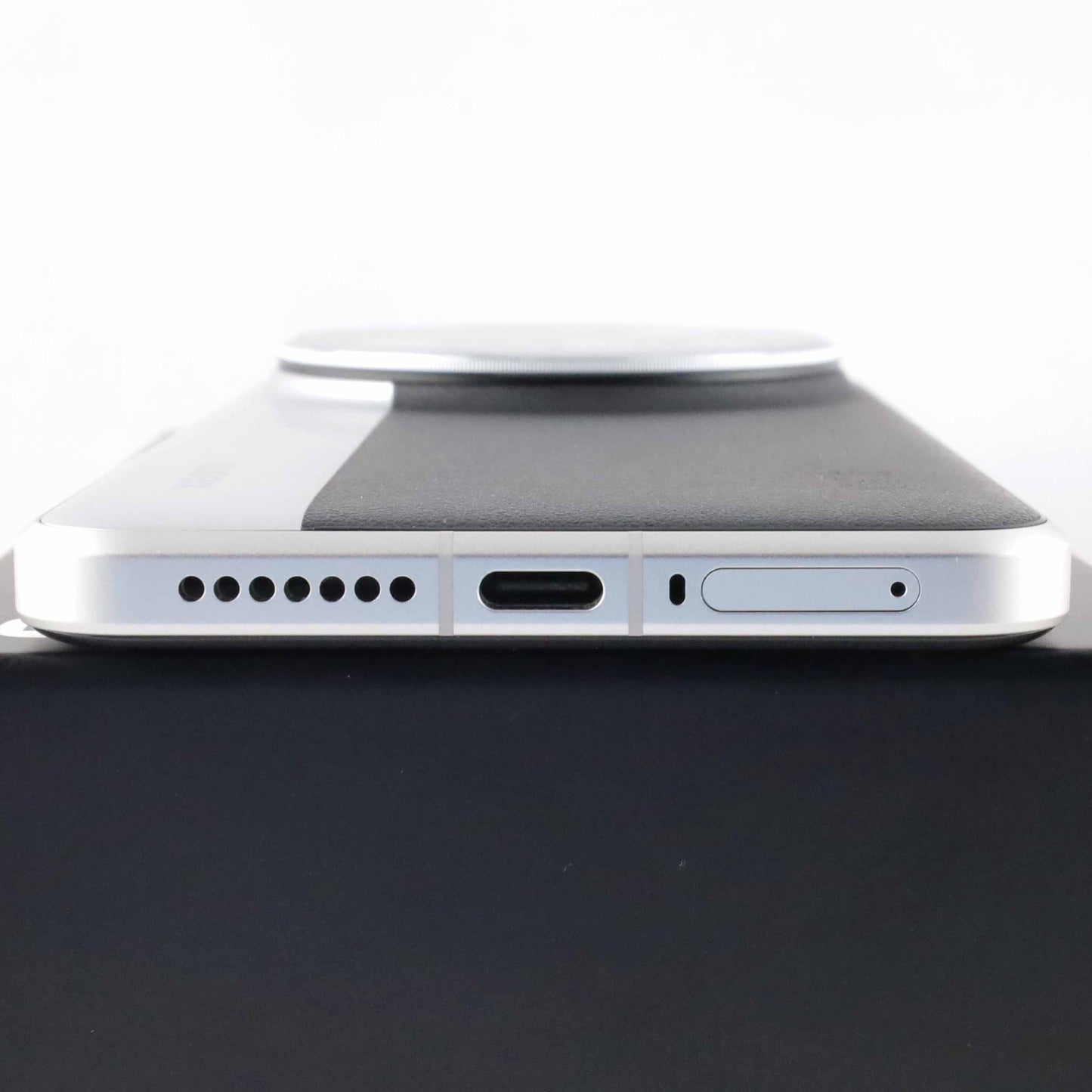 A-ランク Xiaomi 15 Ultra 16/512GB SilverChrome 25010PN30G  国内版【90日保証】