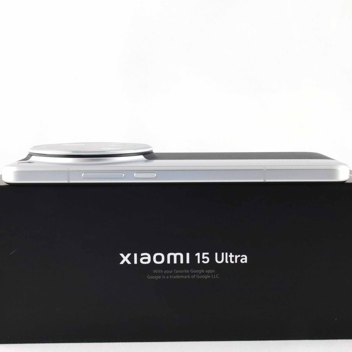 A-ランク Xiaomi 15 Ultra 16/512GB SilverChrome 25010PN30G  国内版【90日保証】