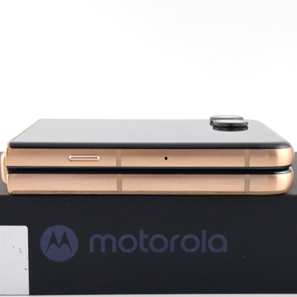 開封未使用 motorola razr 60 ultra 16/512GB MountainTrail XT2551-7 国内版【30日保証】
