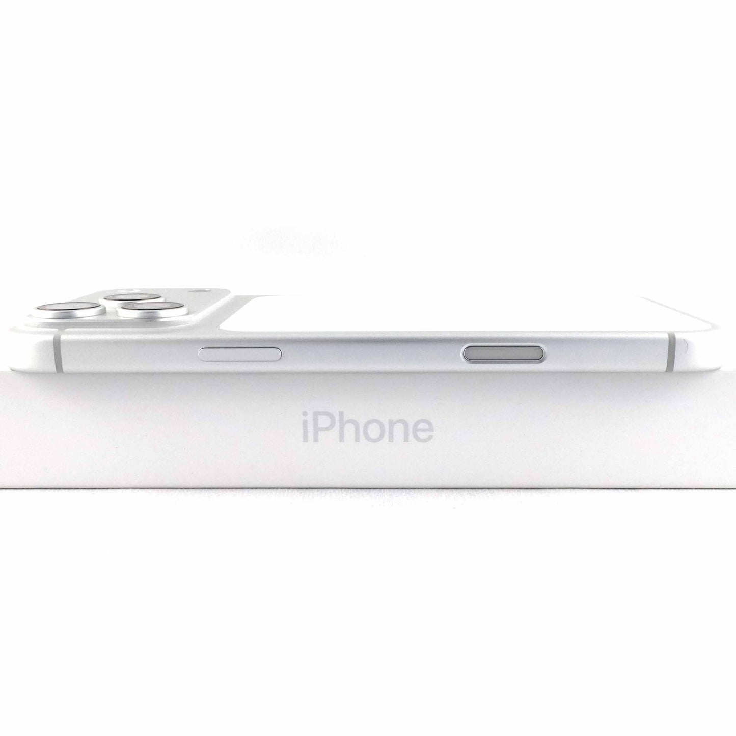 Aランク iPhone 17 Pro Max 512GB Silver A3525 MFYC4J/A 国内版【90日保証】