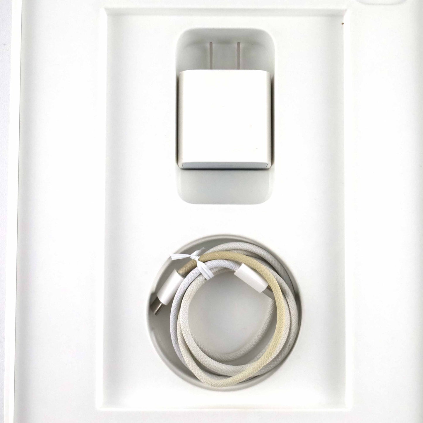 B+ランク Apple iPad Pro(M4) Wi-Fi 11インチ 256GB Silver A2836 MVV93J/A 国内版【90日保証】