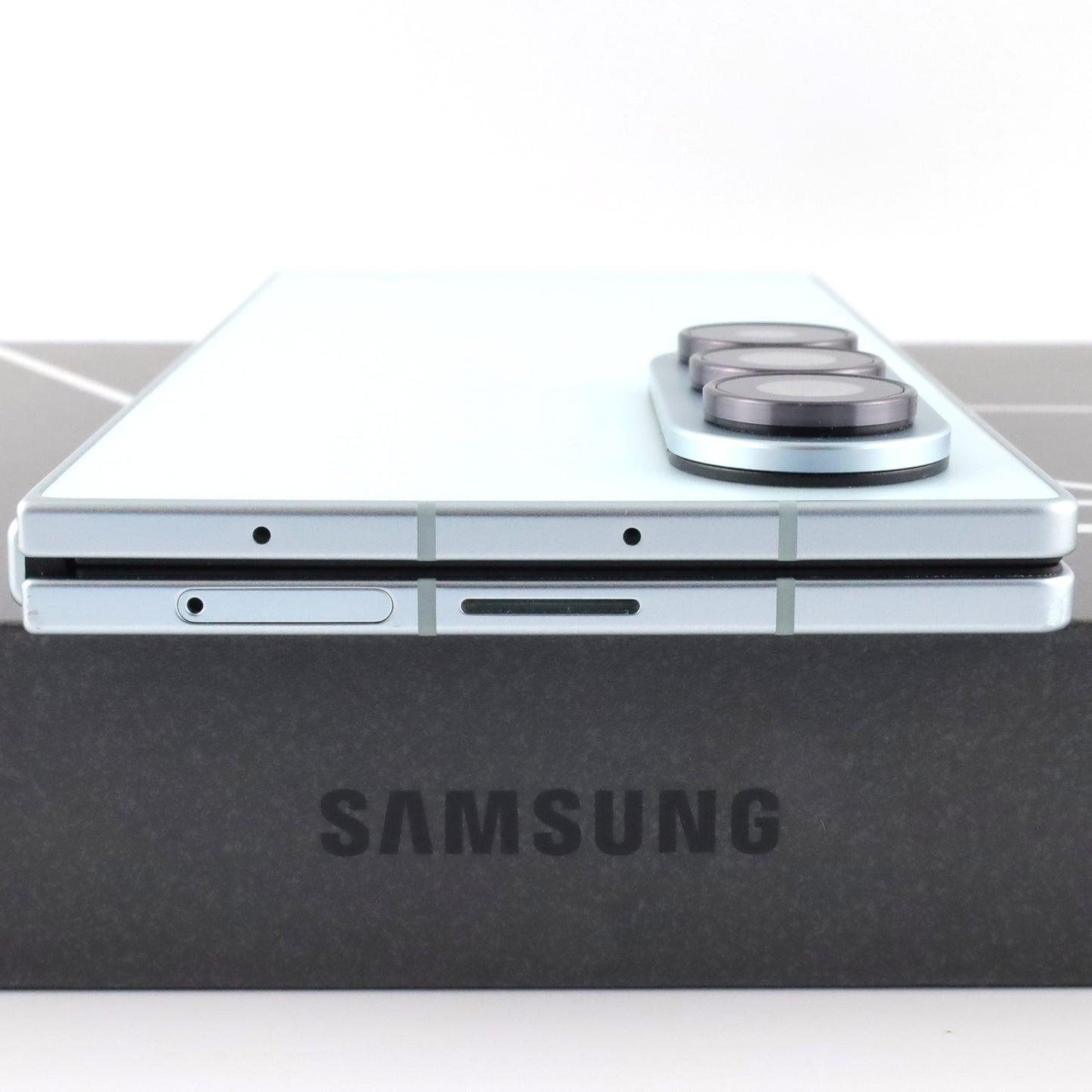 B-ランク Galaxy Z Fold7 12/256GB Mint SM-F966Q 国内版【90日保証】