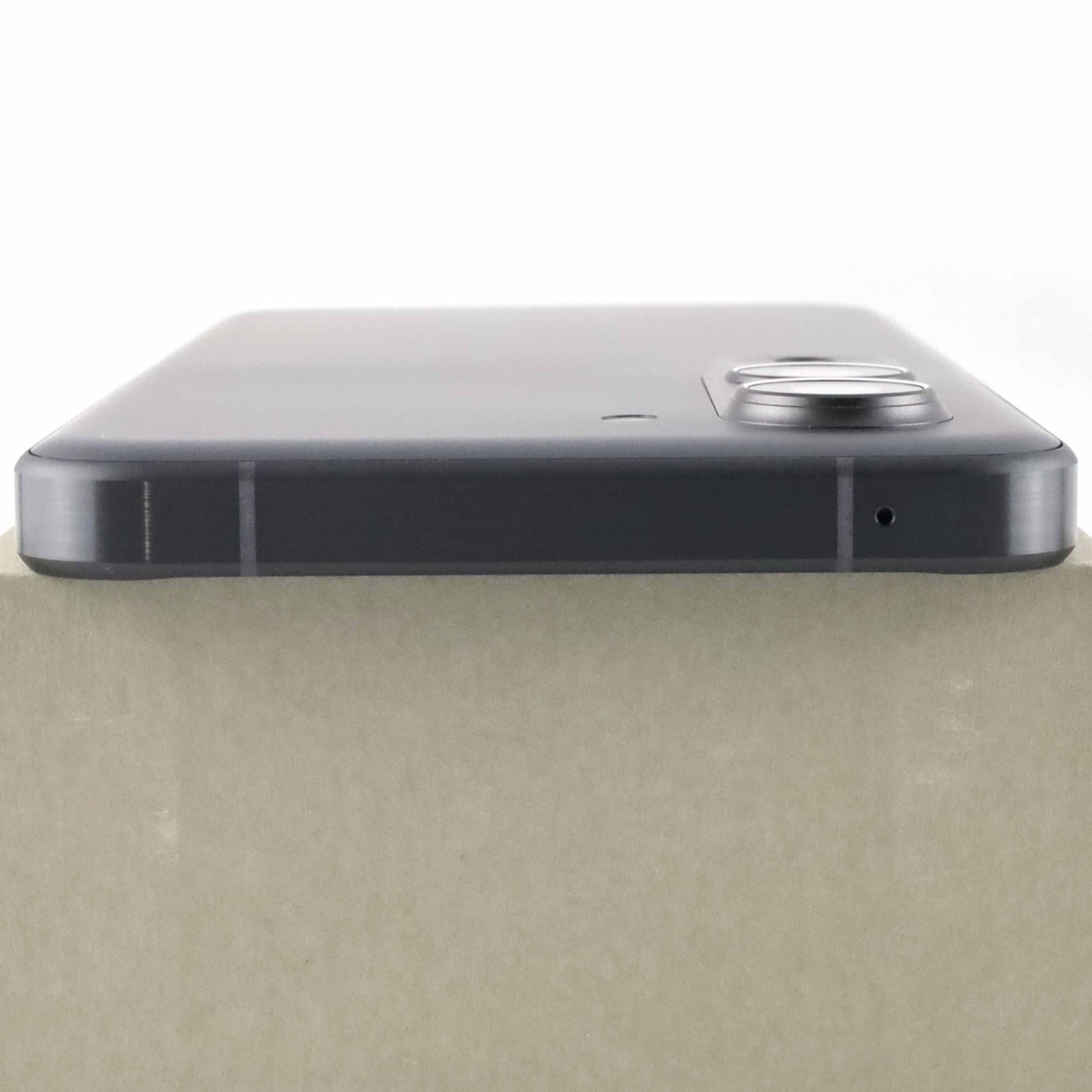 Aランク arrows Alpha 12/512GB ブラック M08 国内版【90日保証】