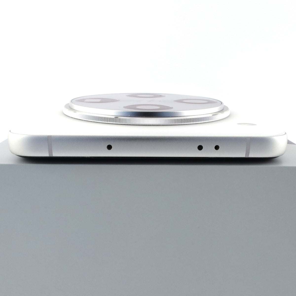 C+ランク OPPO Find X8 Pro 16/512GB Pearl White CPH2659 グローバル版【90日保証】