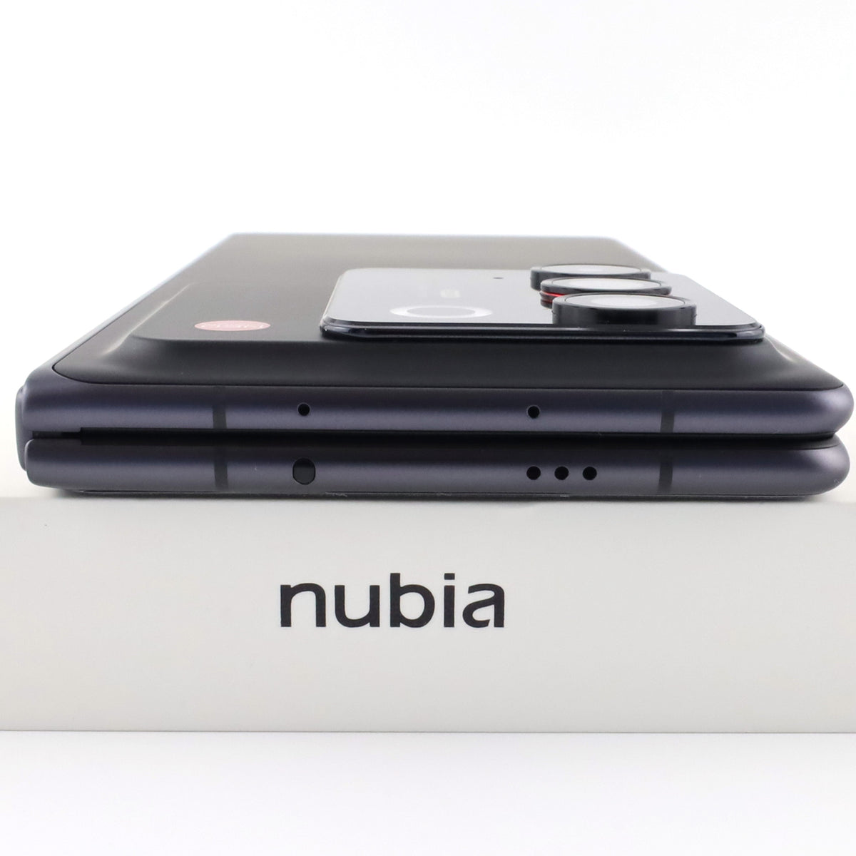 Cランク nubia Fold 12/256GB ブラック A502ZT 国内Y!mobile版【90日保証】