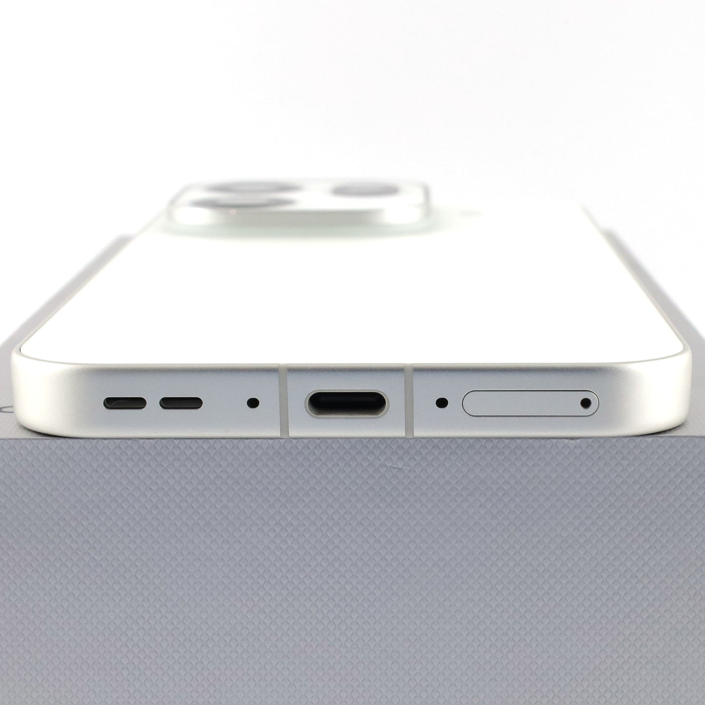 A-ランク OPPO Find X9 Pro 16/512GB SilkWhite CPH2791 グローバル版【90日保証】