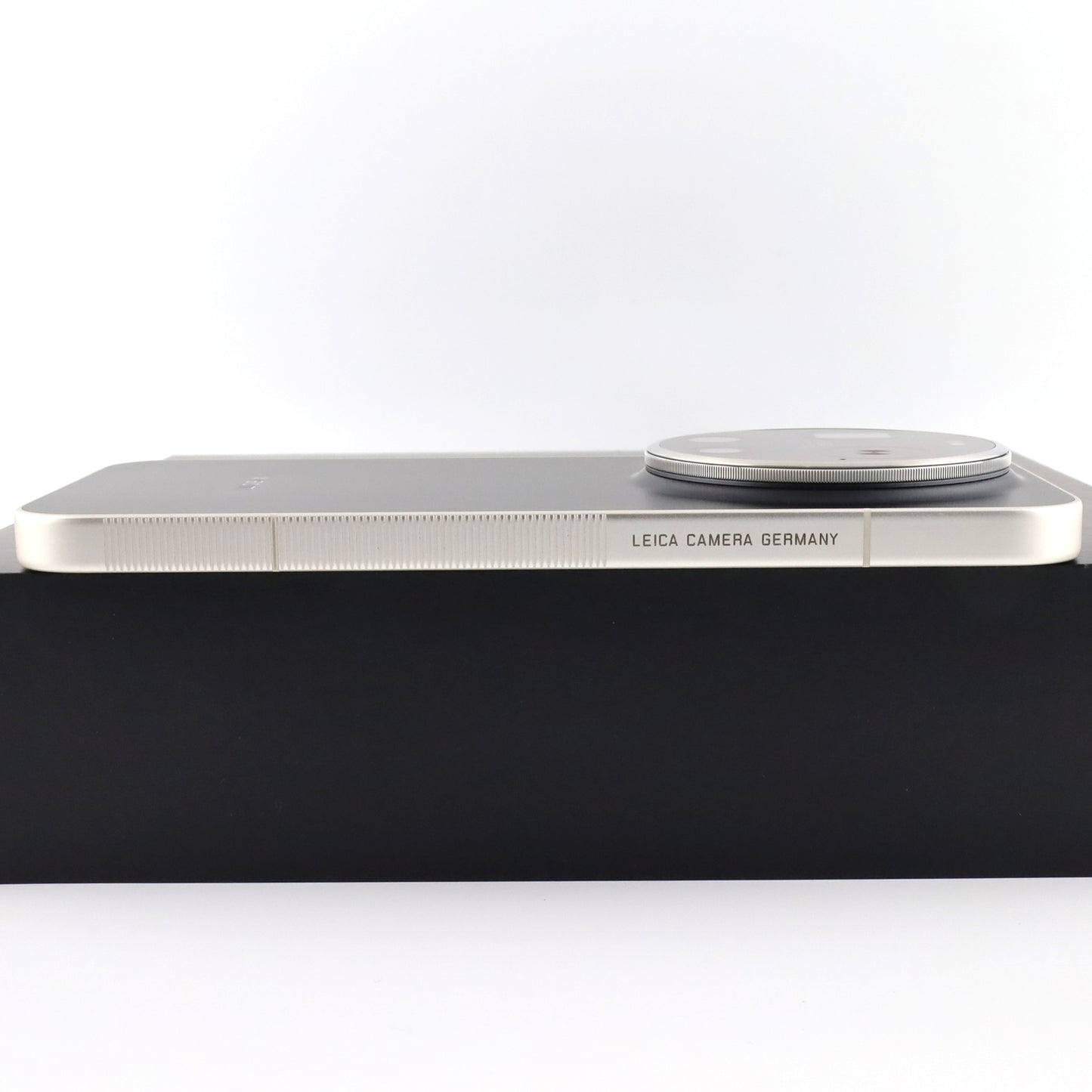 Aランク Leica Leitzphone powered by Xiaomi 16/1024GB Black 25128PNA1G 国内版【90日保証】