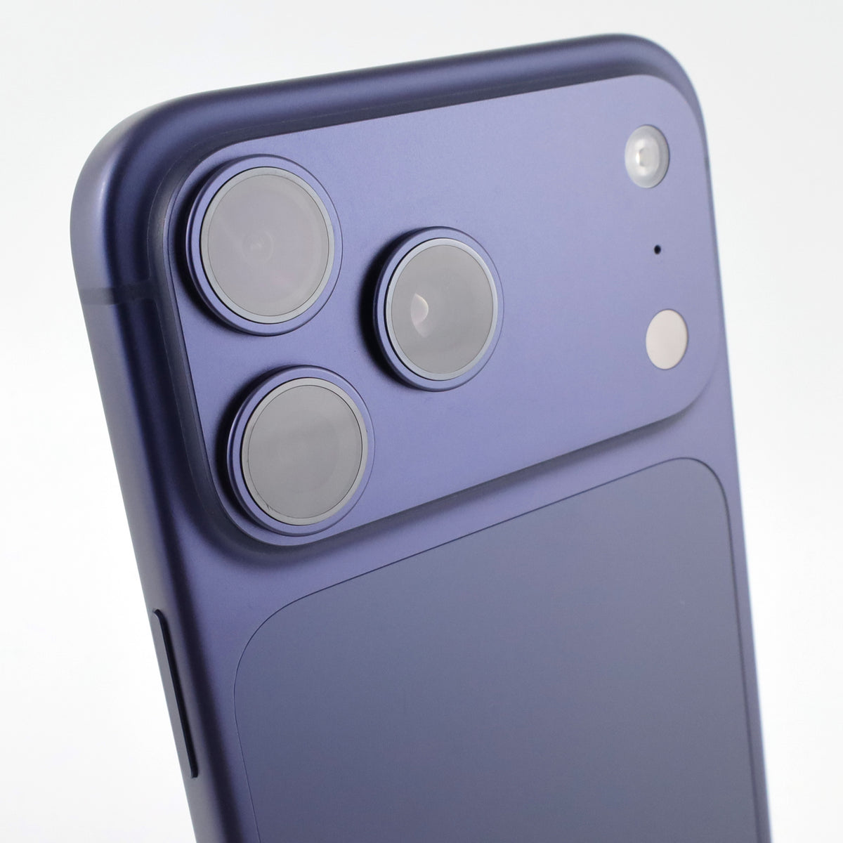 A-ランク iPhone 17 Pro Max 2TB DeepBlue A3526 MG014ZA/A 香港版【90日保証】
