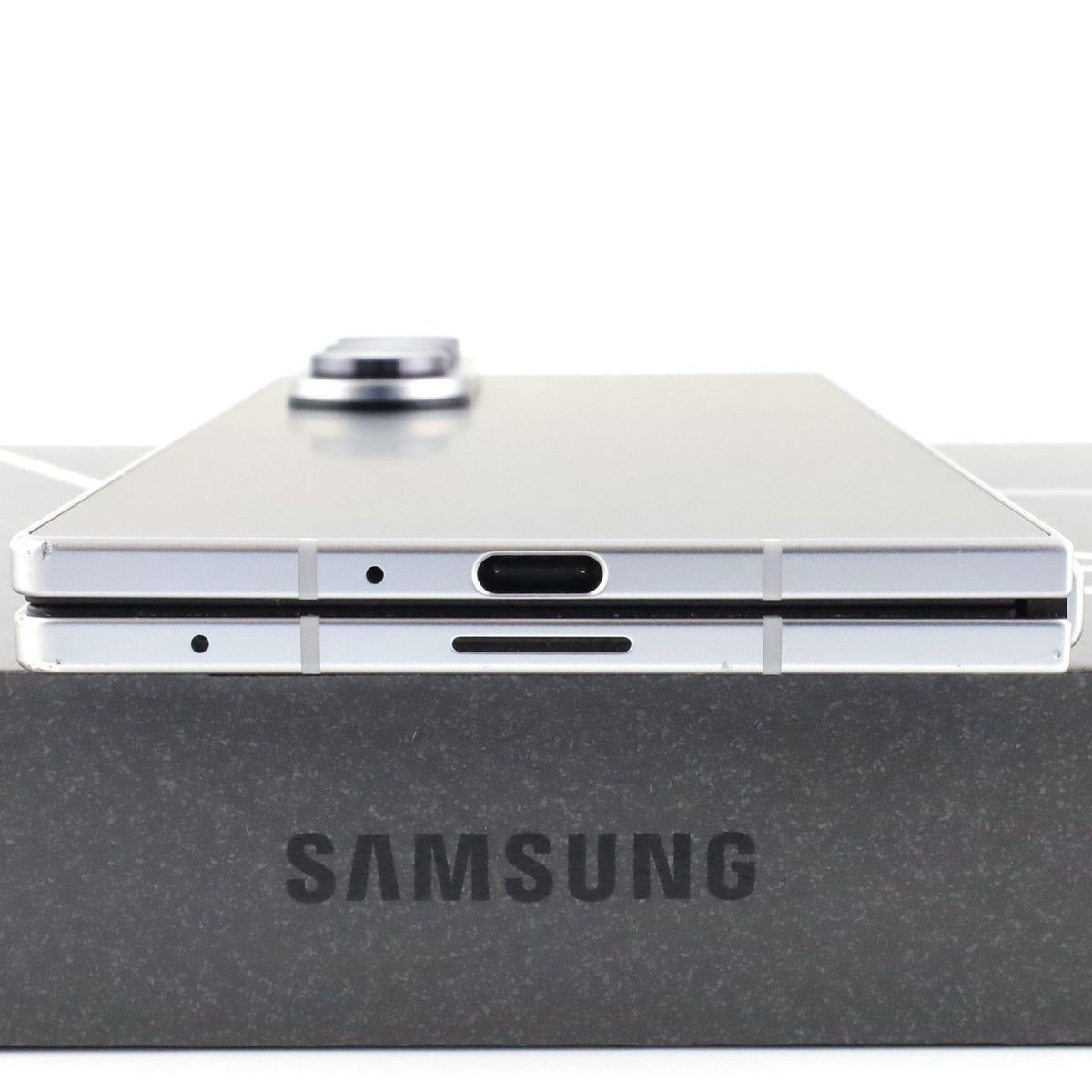 C+ランク Galaxy Z Fold7 12/256GB SilverShadow SM-F966Q 国内版【30日保証】