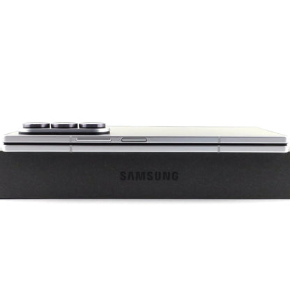 C+ランク Galaxy Z Fold7 12/256GB SilverShadow SM-F966Q 国内版【30日保証】