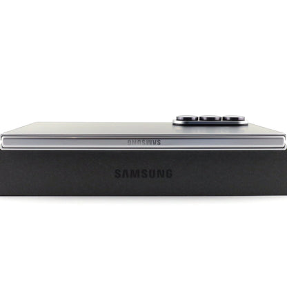 C+ランク Galaxy Z Fold7 12/256GB SilverShadow SM-F966Q 国内版【30日保証】