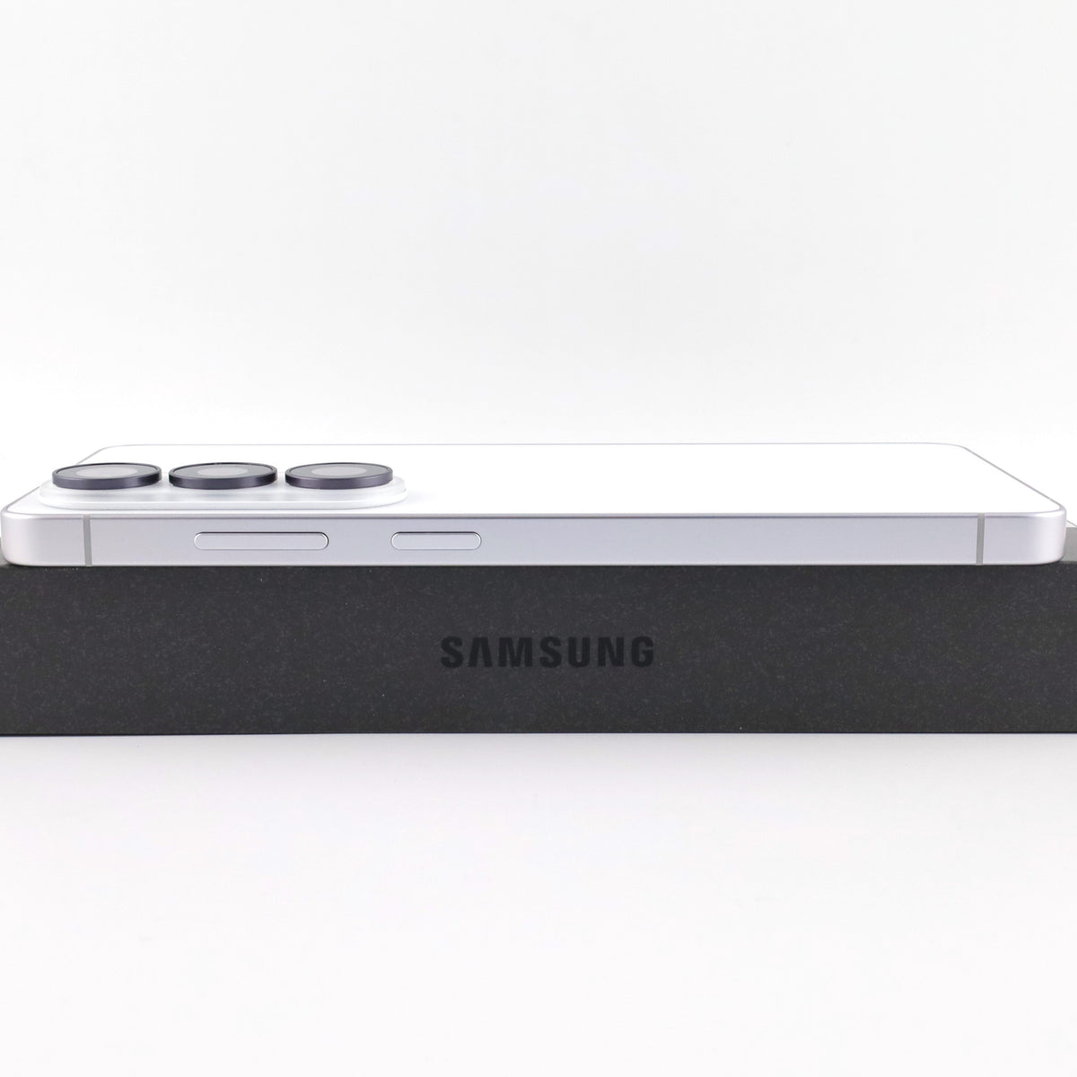 Aランク Galaxy S26 Ultra 16GB/1TB White SM-S948Q 国内版【90日保証】
