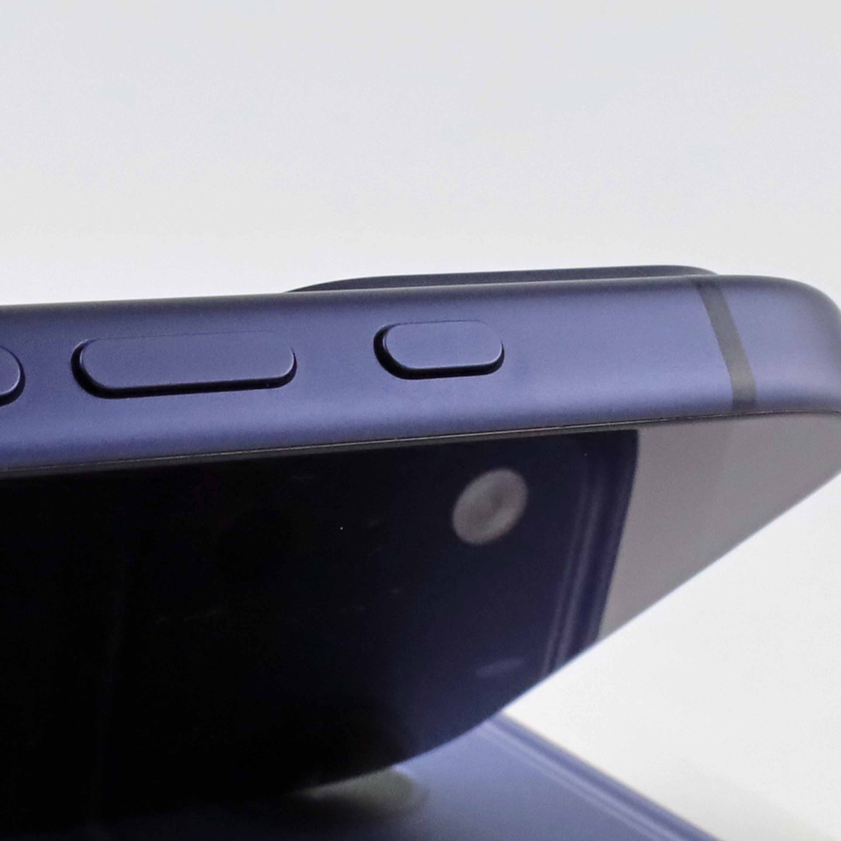 A-ランク iPhone 17 Pro 1TB DeepBlue A3523 MG8R4ZA/A 香港版【90日