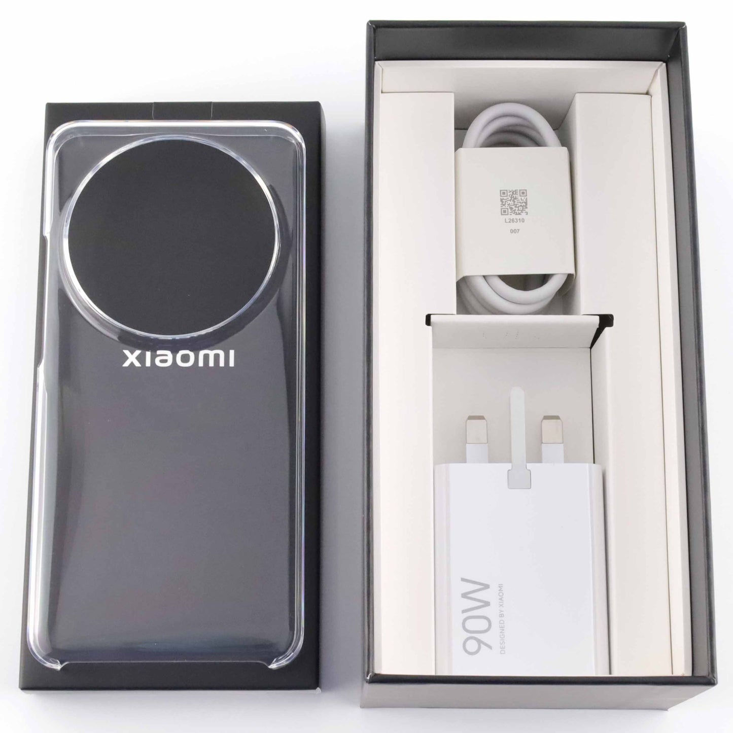 A-ランク Xiaomi 15 Ultra 16/512GB Black 25010PN30G グローバル版【90日保証】