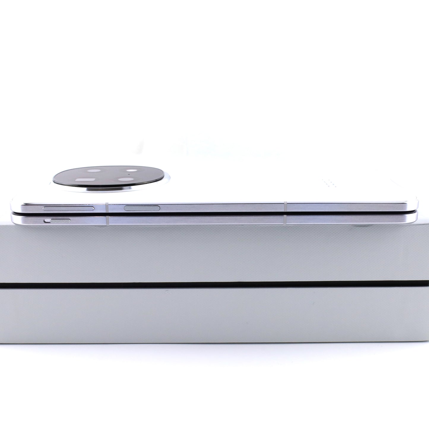 Cランク OPPO Find N5 16/512GB MistyWhite CPH2671 グローバル版【30日保証】