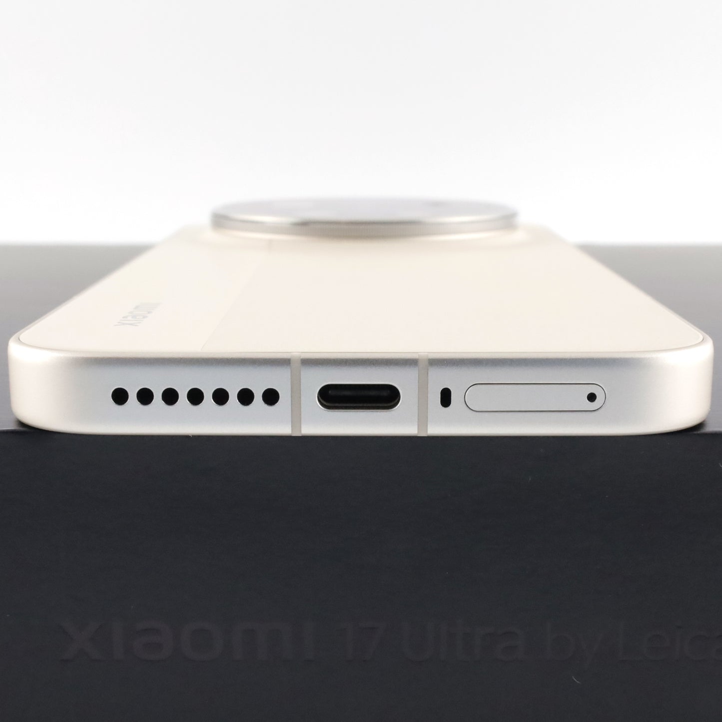 Aランク Xiaomi 17 Ultra Leica Edition 16/1024GB White 25128PNA1C 中国版【90日保証】