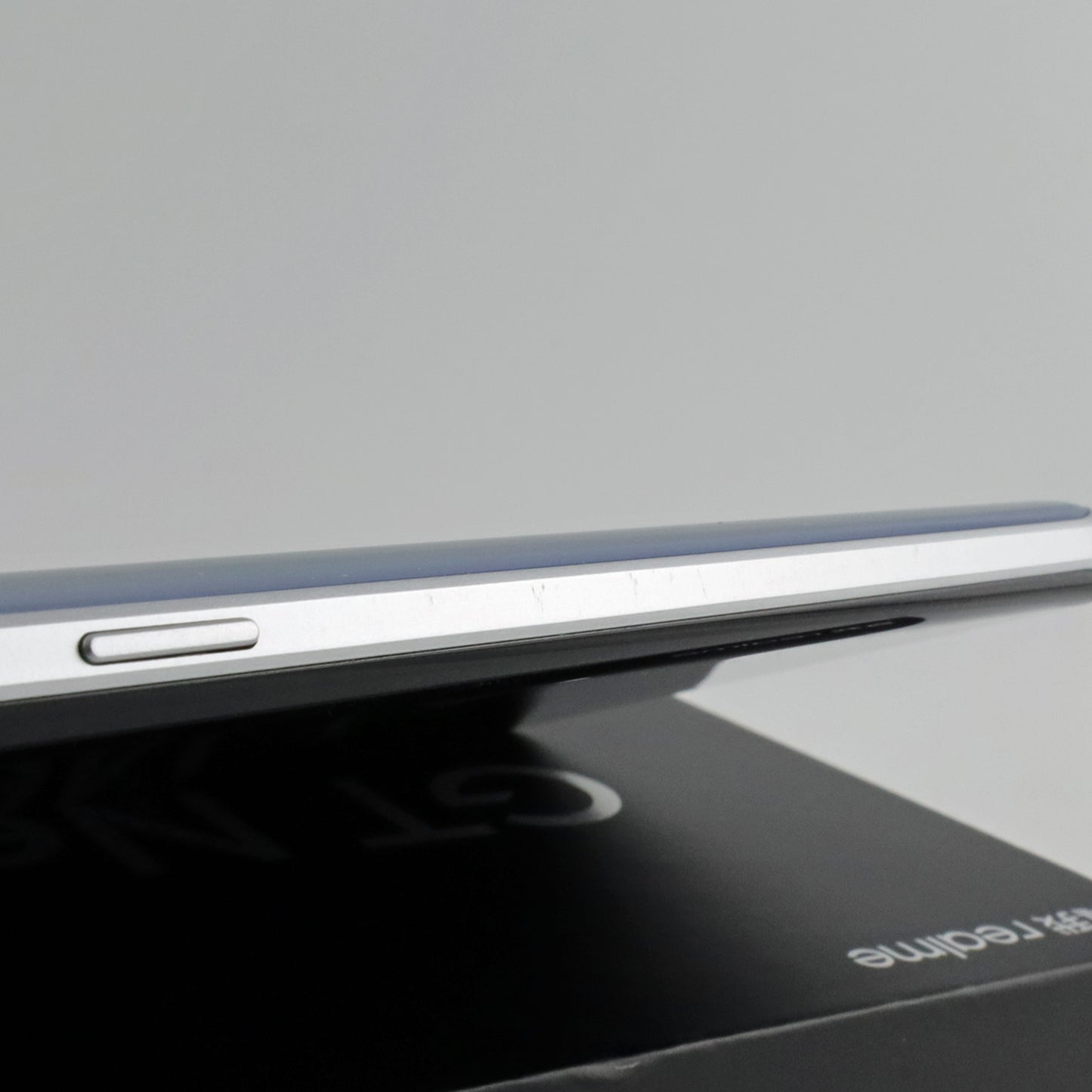 Cランク realme GT Neo6 SE 8/256GB Silver RMX3850 中国版【90日保証】