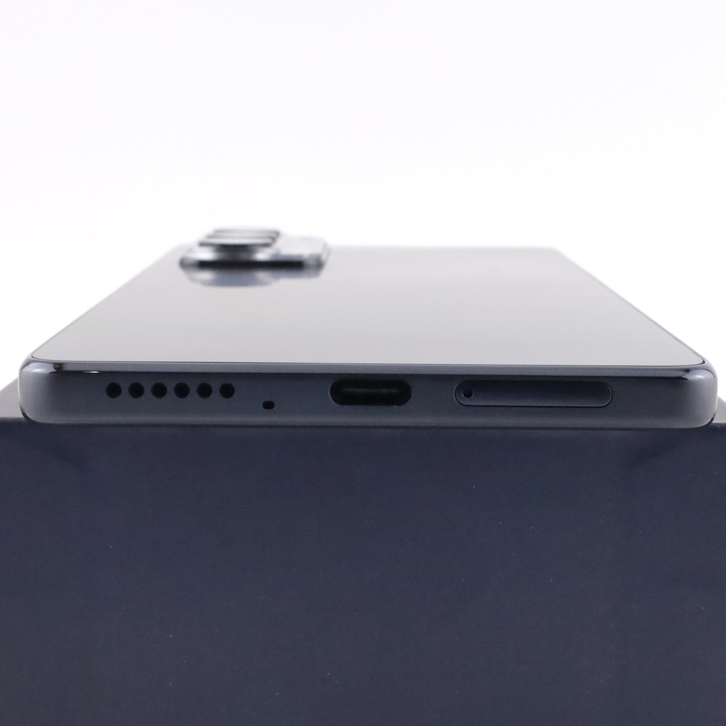 C+ランク motorola edge 20 6/128GB フロストオニキス XT2143-1 国内版【90日保証】